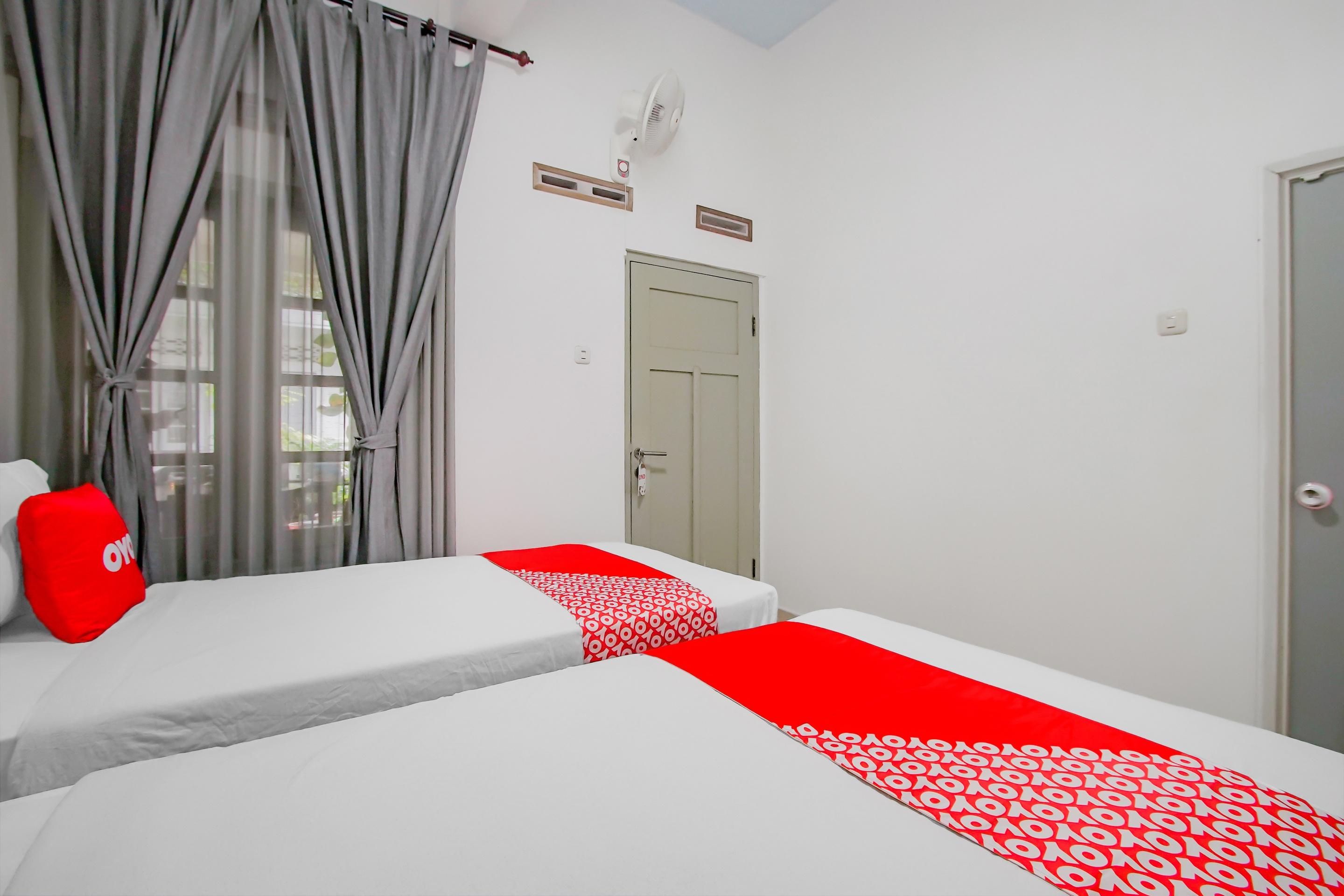 Oyo 3371 Omah Saras Family Hotel Malang Eksteriør billede